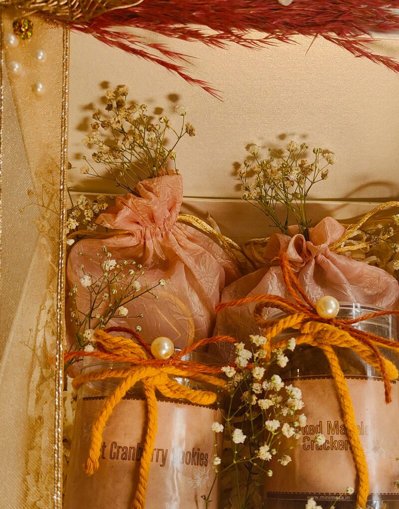 Charming-Rakhi-Hamper