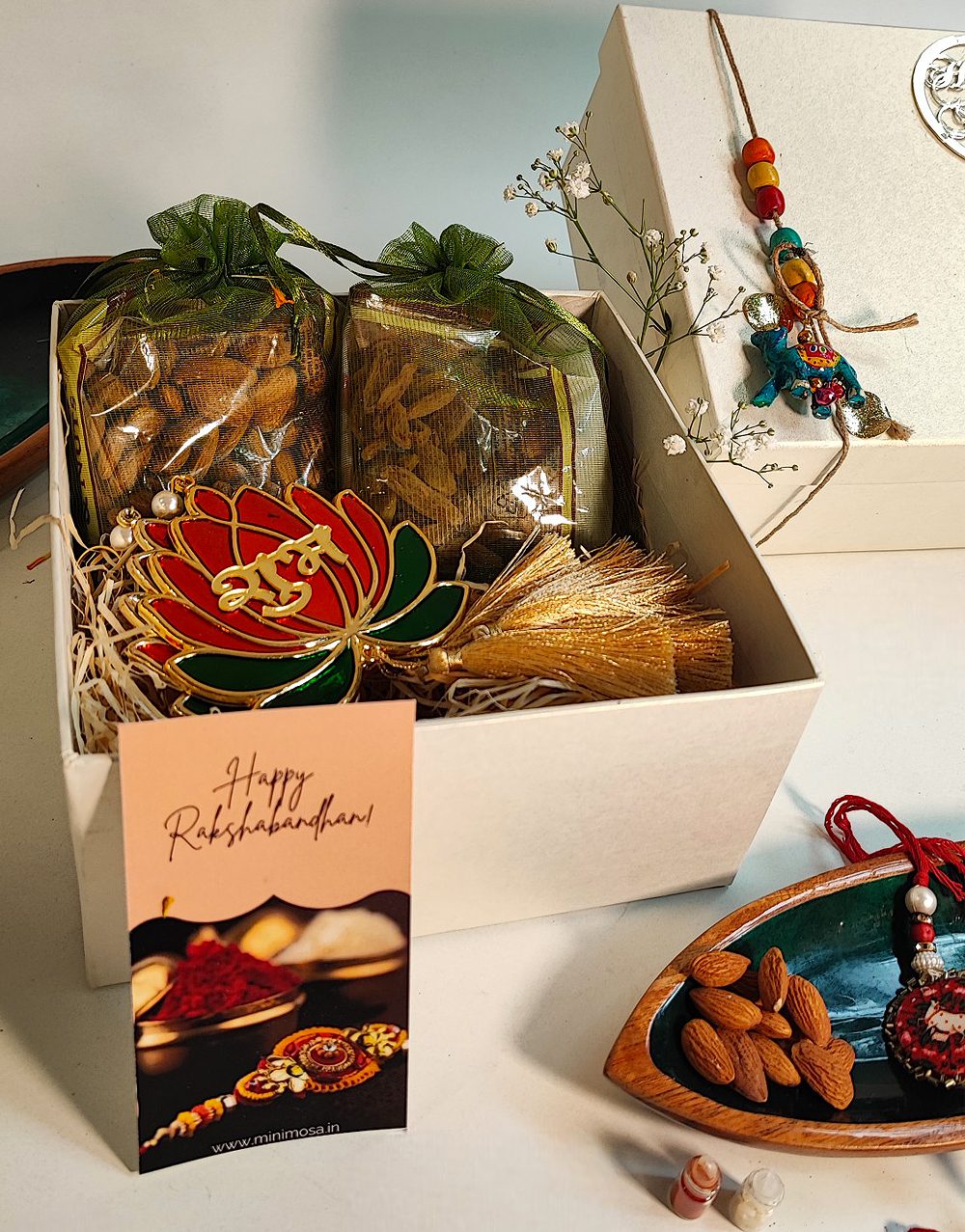 Classic-Rakhi-Hamper